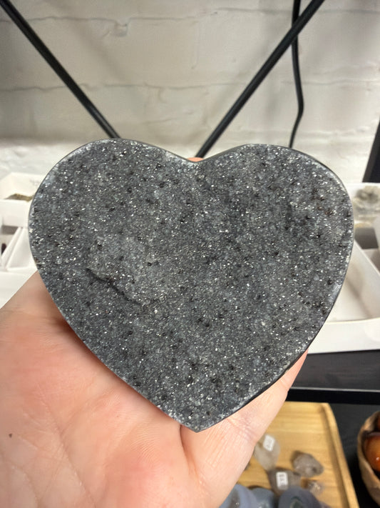 black amethyst heart