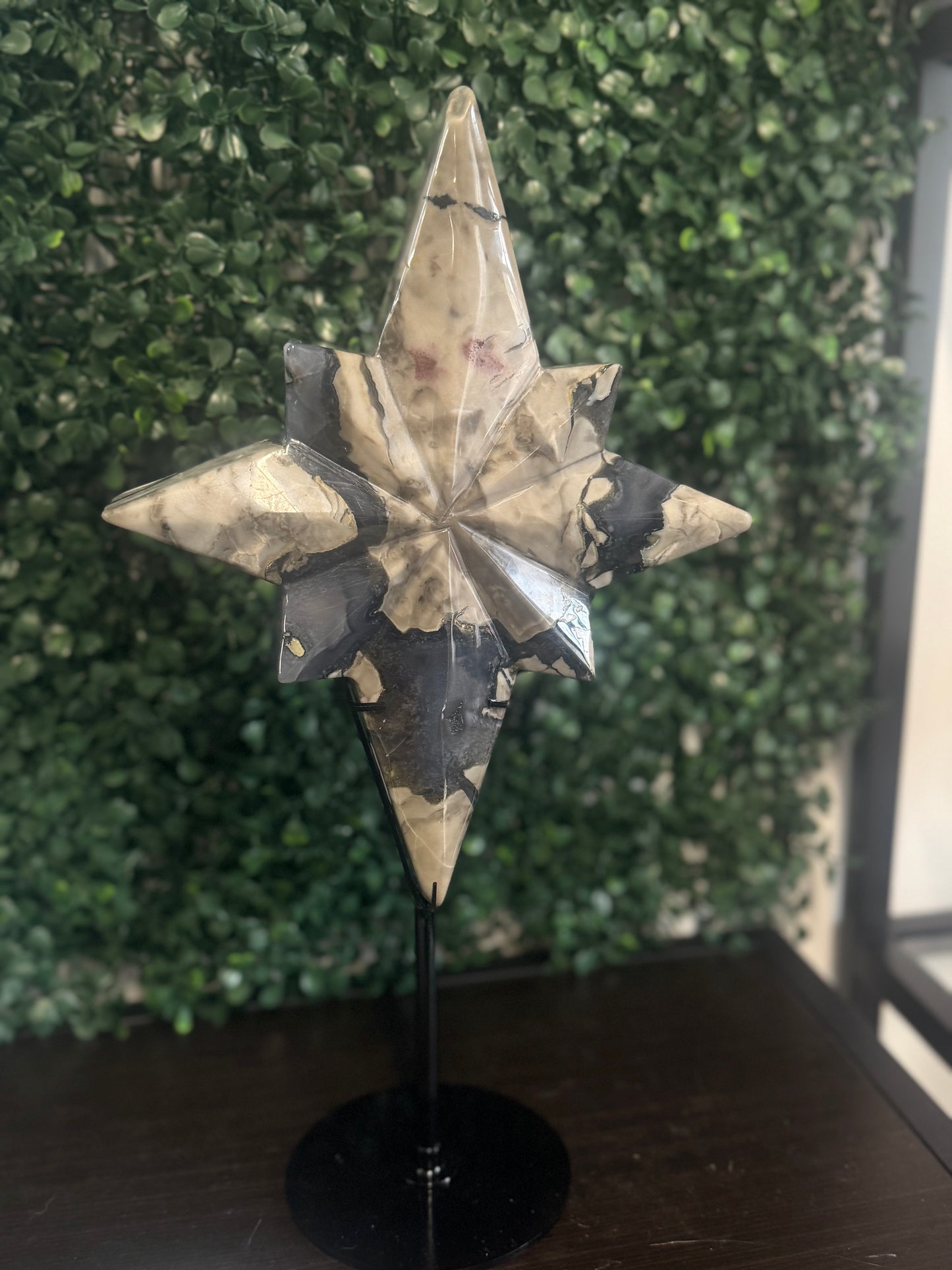 xl volcano agate north star on stand